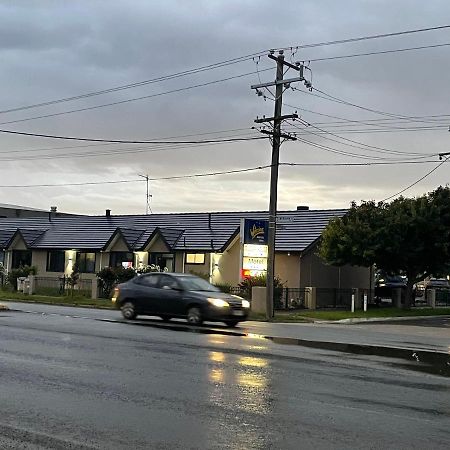 Shepparton Motor Inn Tudor House Motel מראה חיצוני תמונה