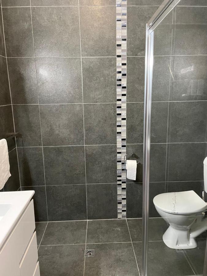 Shepparton Motor Inn Tudor House Motel מראה חיצוני תמונה