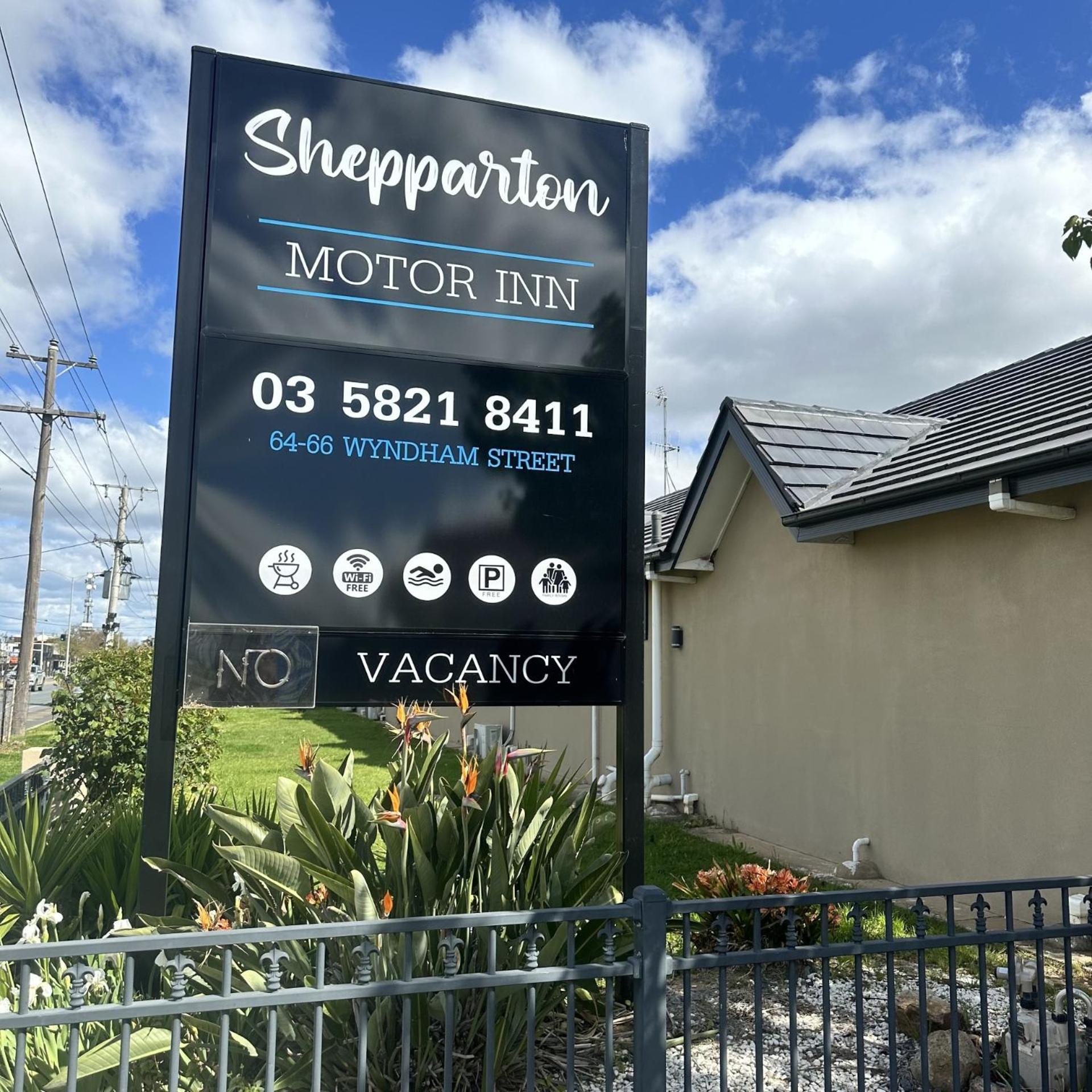 Shepparton Motor Inn Tudor House Motel מראה חיצוני תמונה