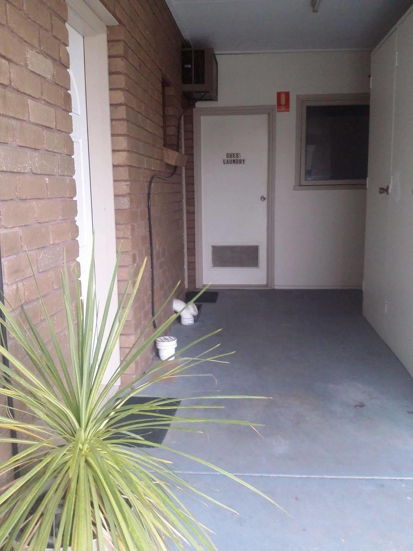Shepparton Motor Inn Tudor House Motel מראה חיצוני תמונה